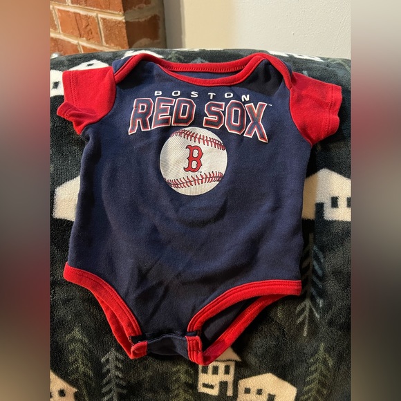 Set of 3 | (2) Boston Red Sox Onesies & (1) UCLA Bruins Onesie | 3-6 mos - Picture 9 of 12
